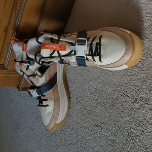 SOREL shoes sz 9, beige